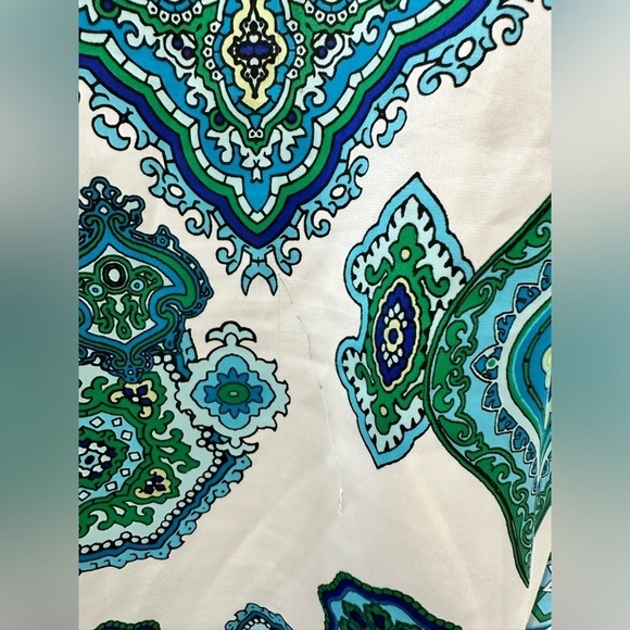 CHICOS Scarf-Print Top - Picture 9 of 13